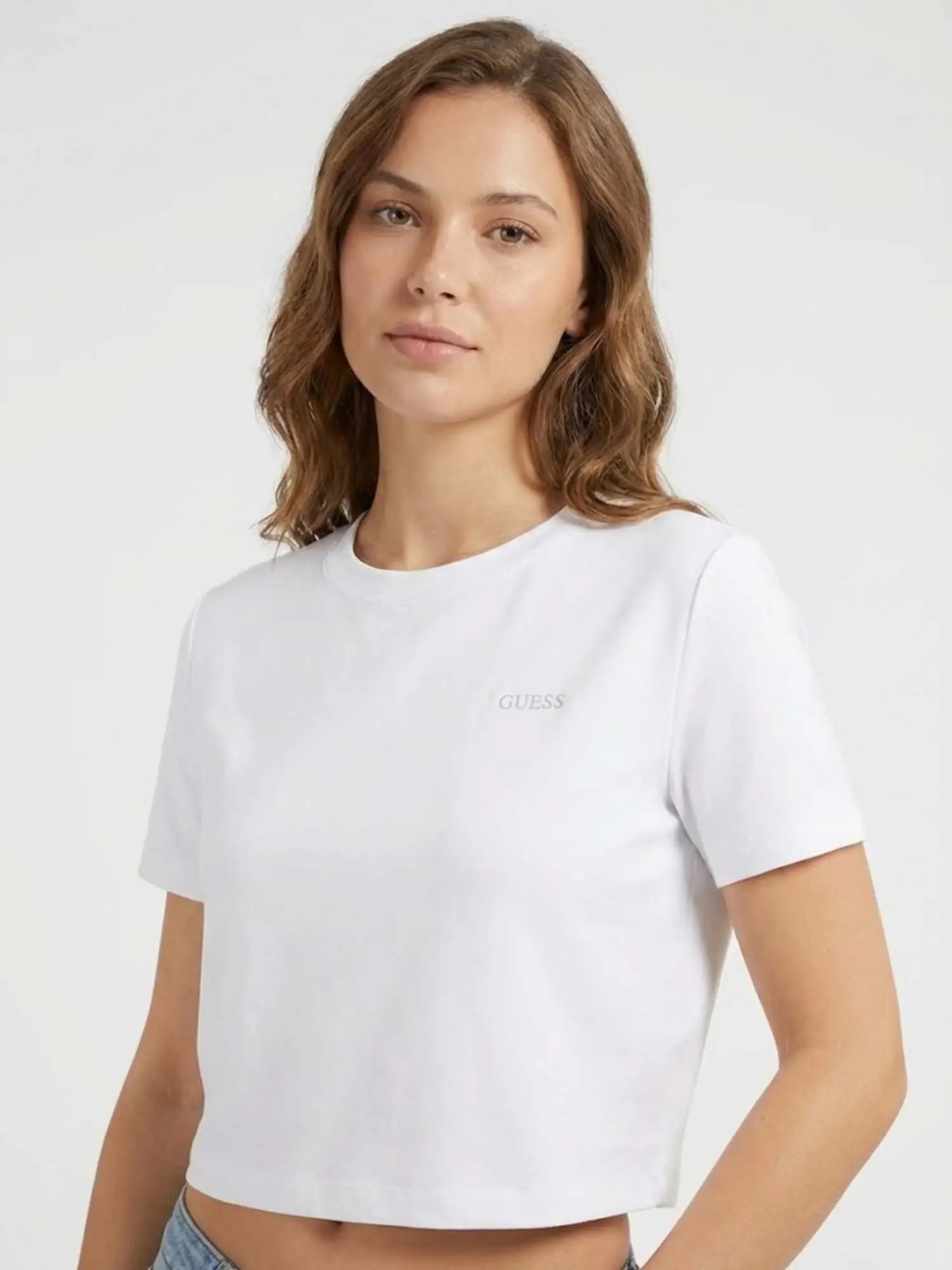 T-SHIRT DONNA - GUESS ATHLEISURE BIANCO - V6GI17 K2984 - Image 3